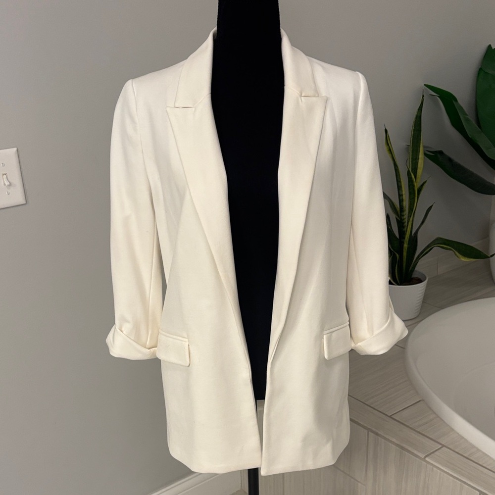 Women's Cream Open-Front Blazer Jacket with cuffed sleeves